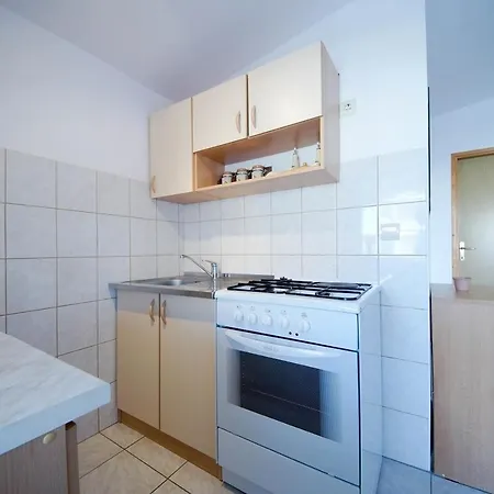 Apartament By The Sea - 18140