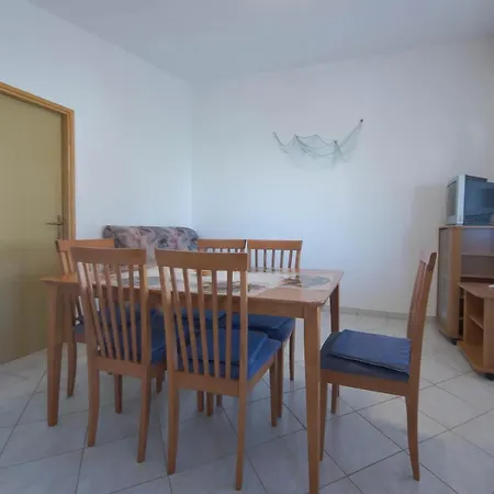 Appartement By The Sea - 18140 Vir