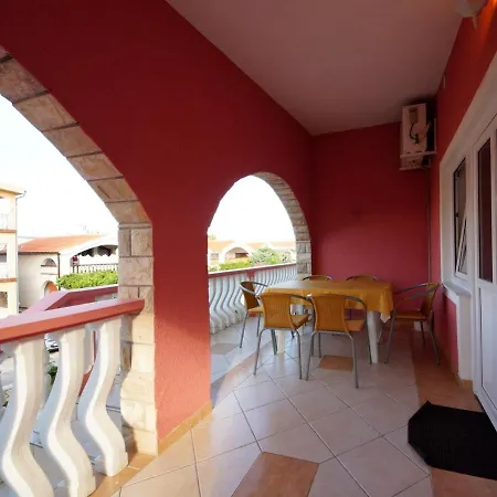 Apartment By The Sea - 18140